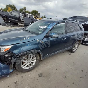 2014 Kia Sorento — 2.4l L4 — image 1 of 1