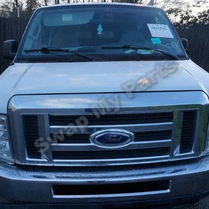 2004 Ford E-350 — 5.4l V8 — image 1 of 1