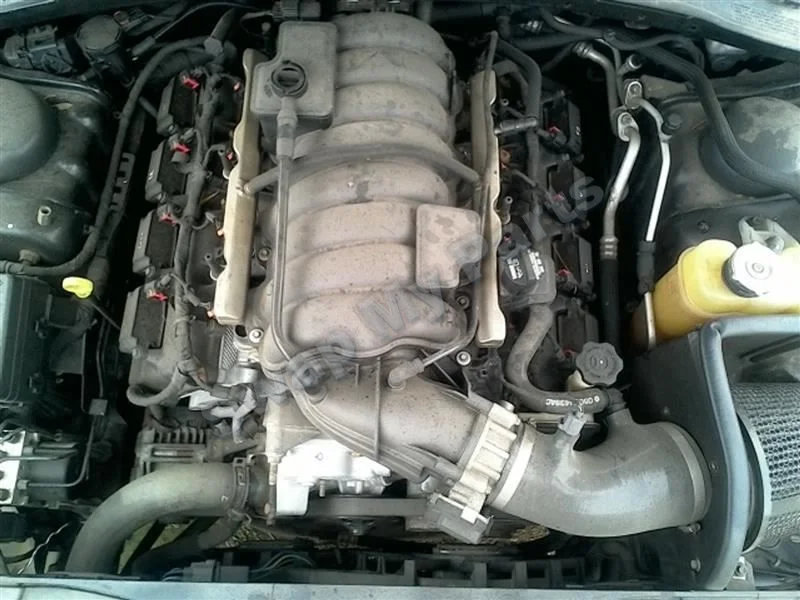 2013 Chrysler 300 — 6.4l (vin J, 8TH Digit) — image 1 of 1
