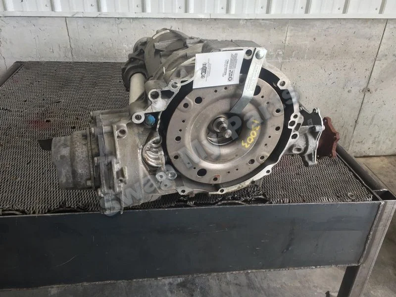 2013 Audi Q5 — At, 3.0l, (8 Speed), (transmission ID Mqy) — image 1 of 1