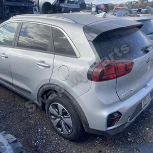 2020 Kia Niro — 1.6l L4 Electric/gas — image 1 of 1